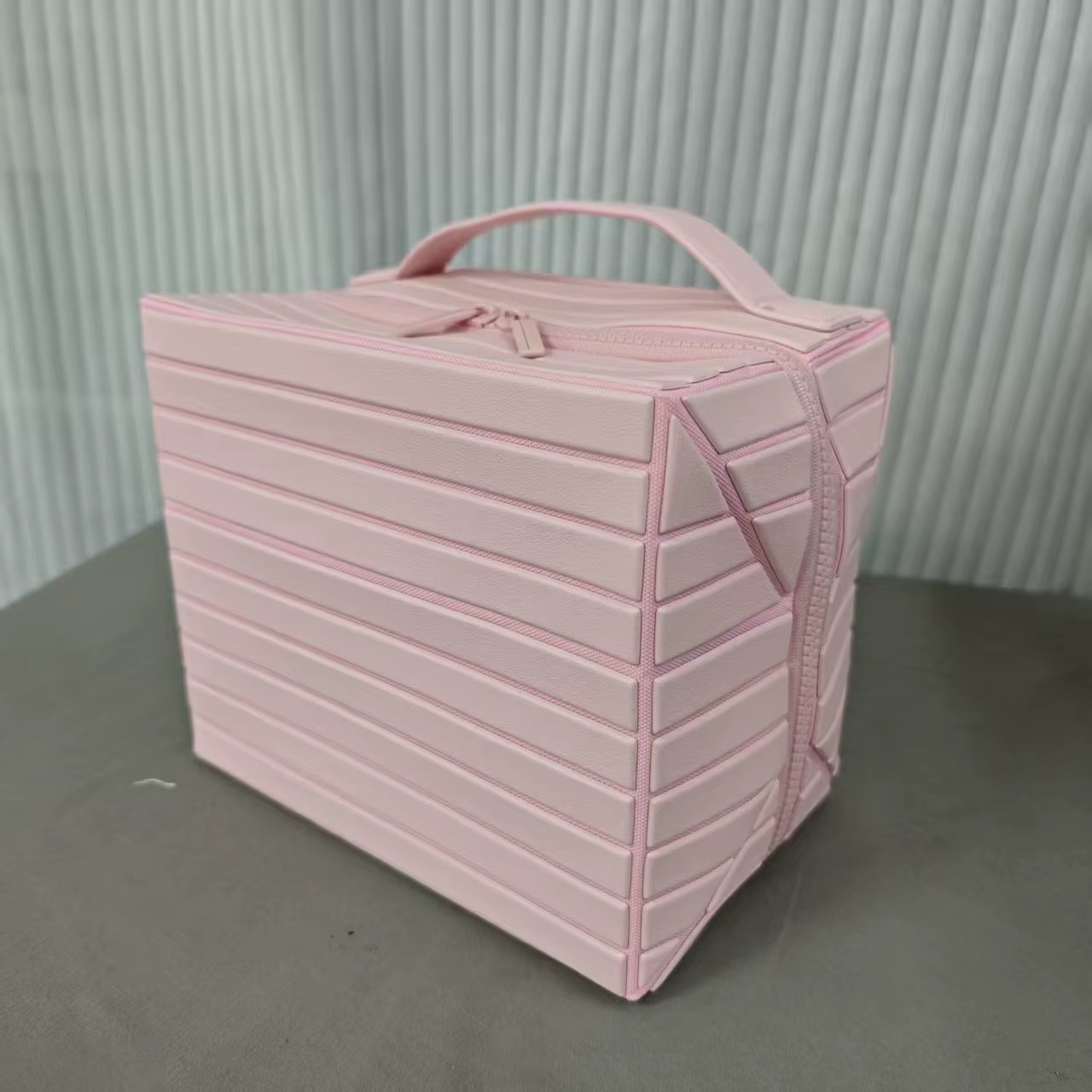 Cosmetic storage bag