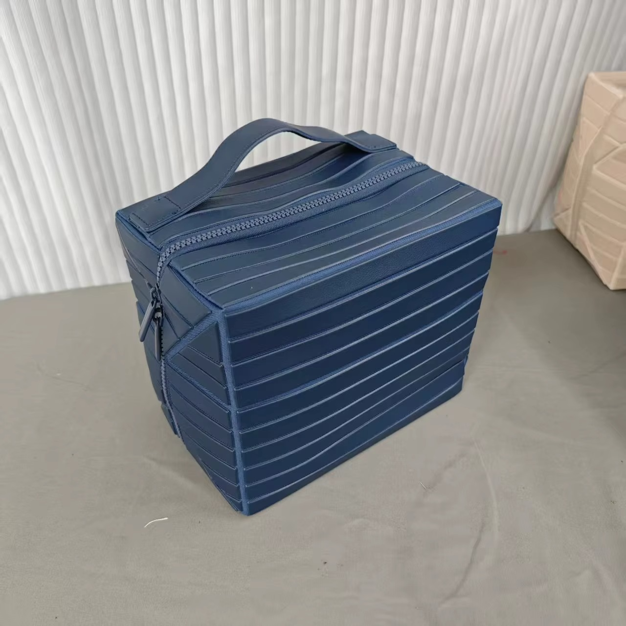 Cosmetic storage bag