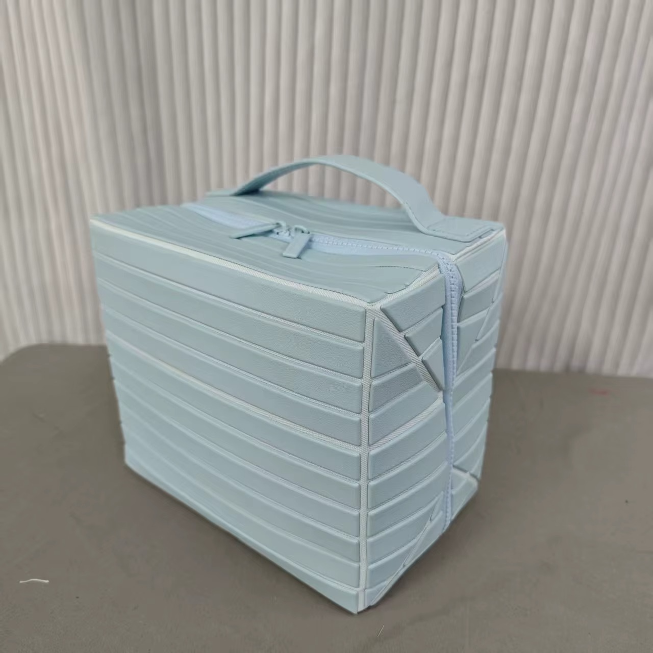 Cosmetic storage bag